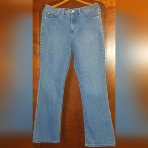 Gloria Vanderbilt jeans. Bootcut. Size 12. Stretch. Light wash.